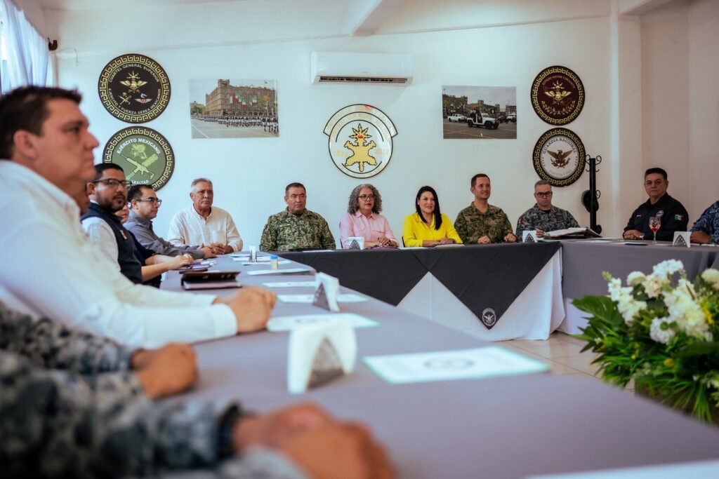 Gobernadora Graciela Domínguez Nava encabeza la Mesa de Construcción de Paz y Seguridad en el municipio de Choix