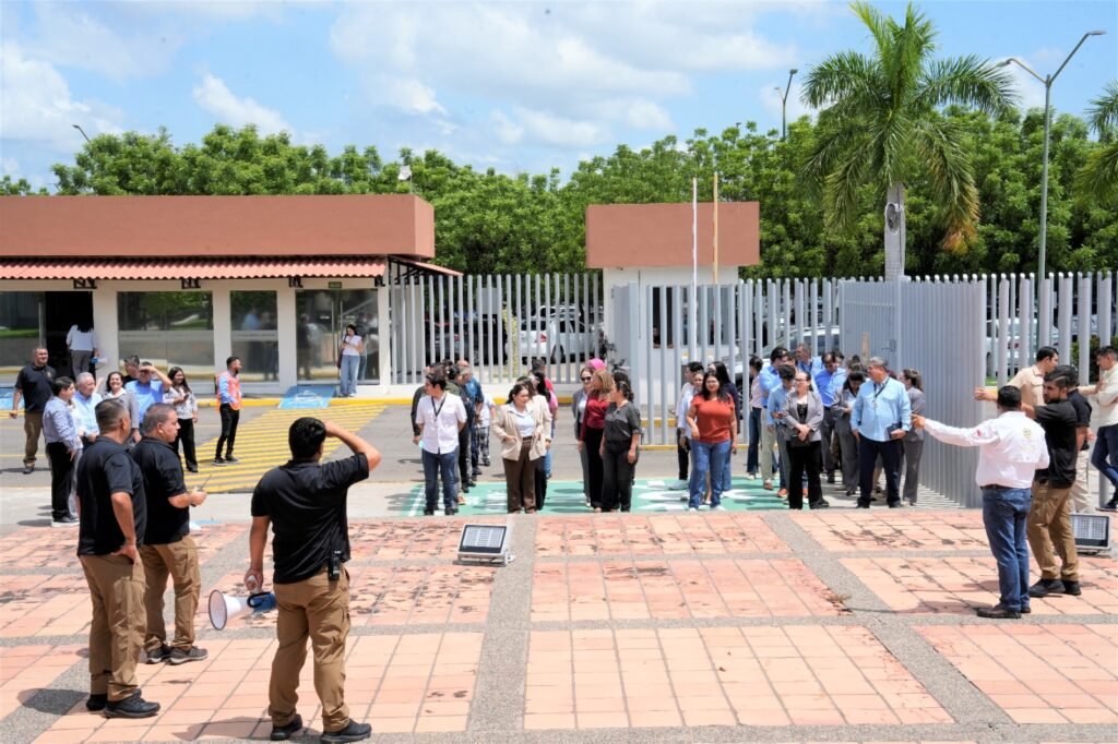 Con simulacro, clausuran taller de prevención y combate de incendios en el Congreso del Estado