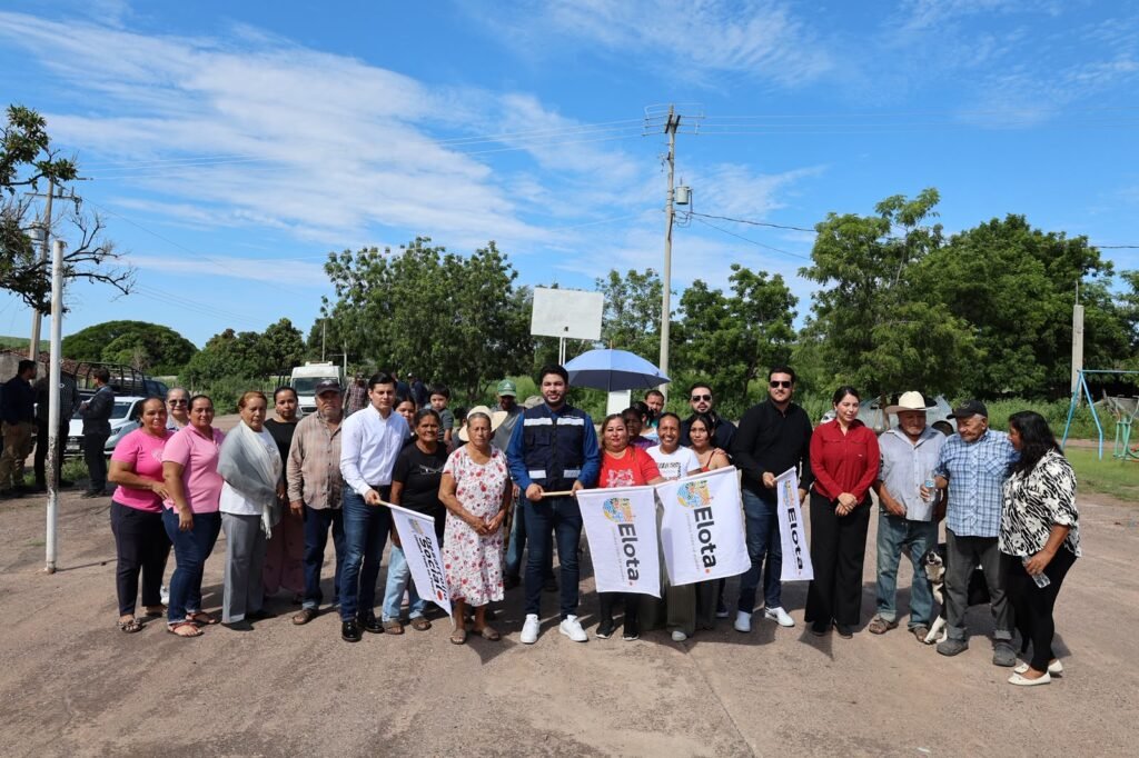 Encabeza Richard Millán banderazo de inicio para la construcción de techumbre en El Limoncito