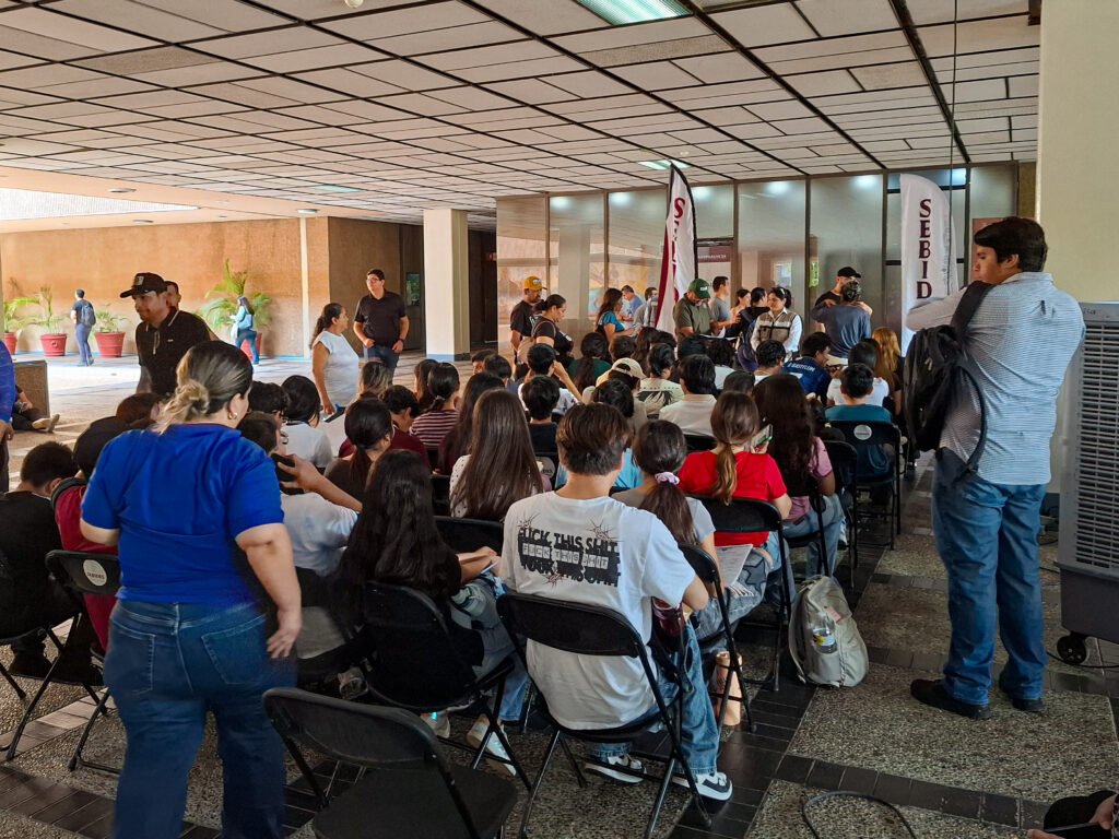 SEBIDES supera las 45 mil atenciones en el trámite de tarjetas Inteligentes Estudiantiles y anuncia nuevo lote de 50 mil para el mes de noviembre