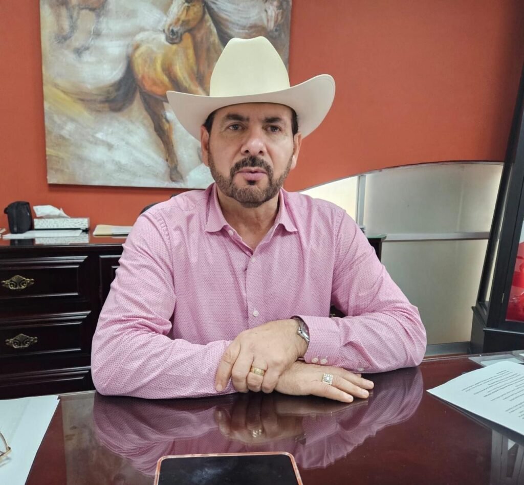 Revisar el ganado después del areteo es clave para prevenir el gusano barrenador: Sáinz Aispuro