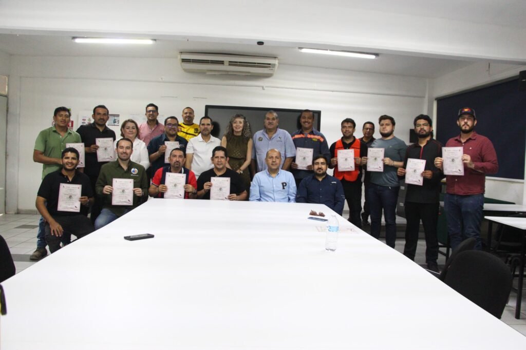 Impulsa Ayuntamiento de Culiacán la electromovilidad con capacitación y equipamiento a instaladores de cargadores eléctricos