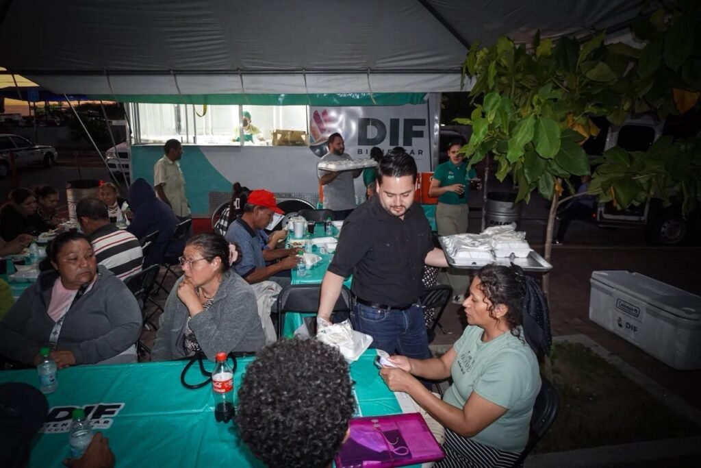 Entrega DIF Culiacán 300 platillos de alimento caliente a familiares de pacientes internados en el HGC