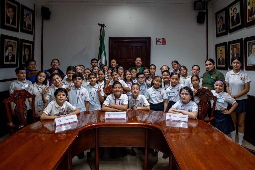 Alumnos de primaria Francisco Gil Leyva conocen el funcionamiento del Ayuntamiento de Culiacán