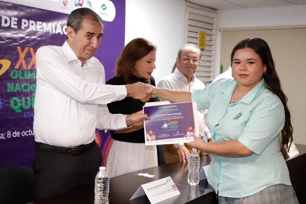 Premian a ganadores de la XXXVI Olimpiada Nacional de Química, Etapa Estatal