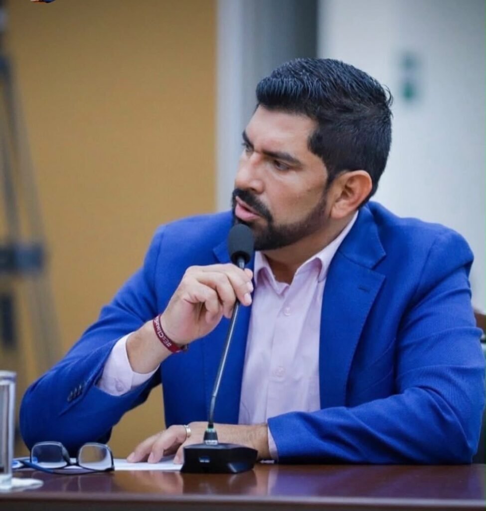 Plantea Juan Carlos Patron que en proyecto de reconstrucción del Puente Juárez se contemplen medidas de contención de mareas para evitar inundaciones en Mazatlán