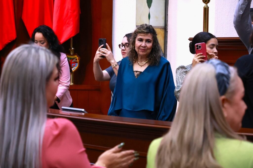 Con la iniciativa del PAS para que haya maestros sombra en las escuelas se busca que ningún niño se quede atrás en la educación.