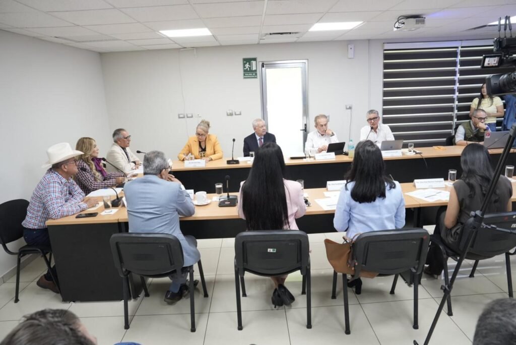 Analizan Comisiones Unidas de Turismo y de Hacienda Pública y Administración del Congreso propuestas para fortalecer al sector turístico de Sinaloa