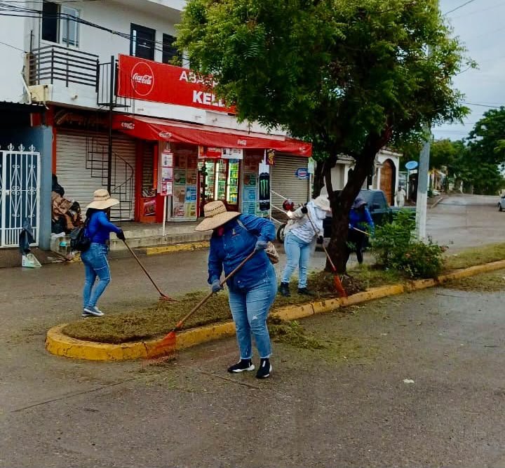 Gobierno de Mazatlán mejora espacios públicos de El Venadillo