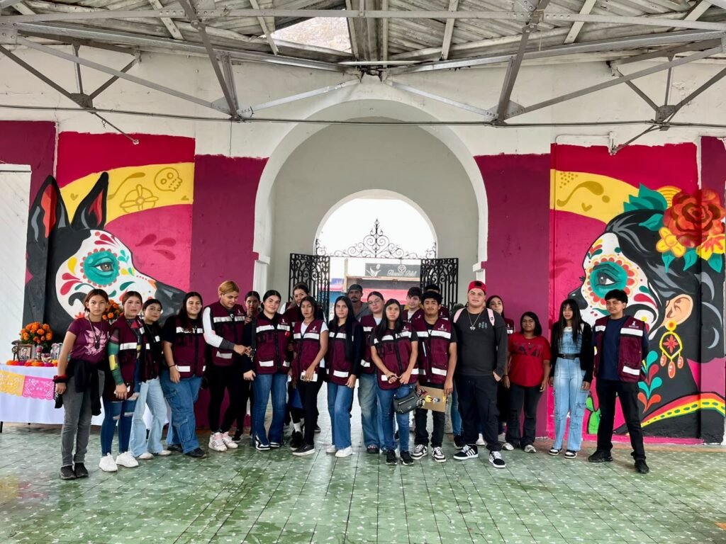 IMJU Mazatlán suma a jóvenes a la Jornada Nacional de Tequios con mural y altar de Día de Muertos