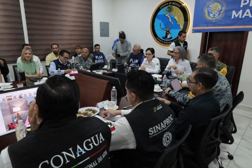 Mantienen autoridades vigilancia ante el huracán Simón, sin impacto previsto en Mazatlán
