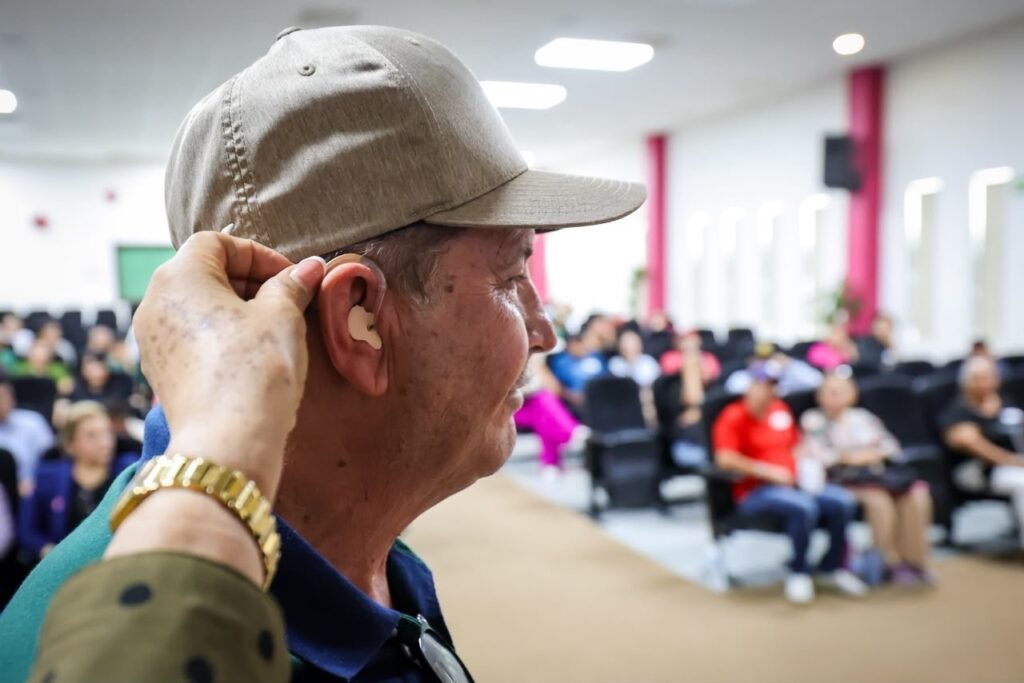Entrega DIF Sinaloa 644 auxiliares auditivos para mejorar la calidad de vida de 547 personas