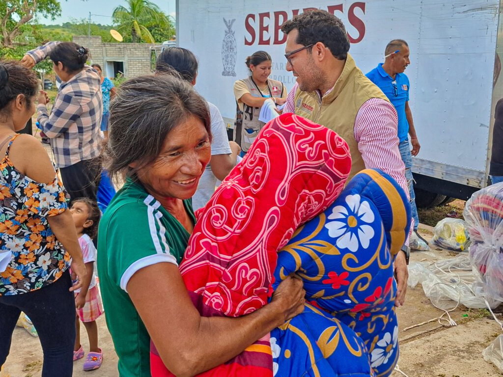 Lleva SEBIDES apoyos humanitarios a más de 200 familias de comunidades indígenas de Escuinapa y Mazatlán