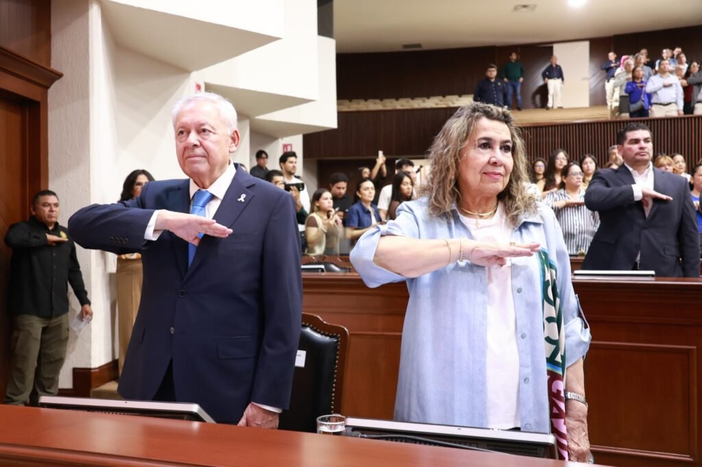 Mujer rural sinaloense: ejemplo de esfuerzo, vocación de servicio y compromiso con las nuevas generaciones