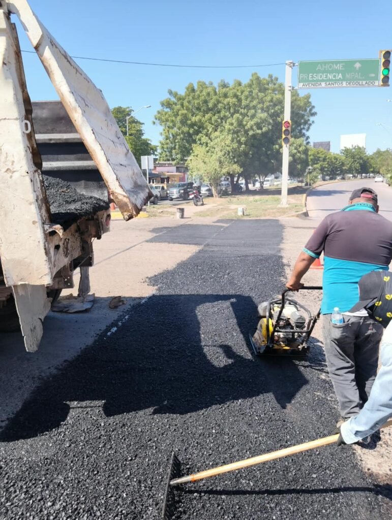 COMUN atiende 110 baches en una jornada y proyecta incrementar trabajos en vialidades de Los Mochis.
